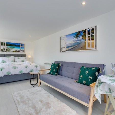 Idrella Studio Saltdean Екстериор снимка