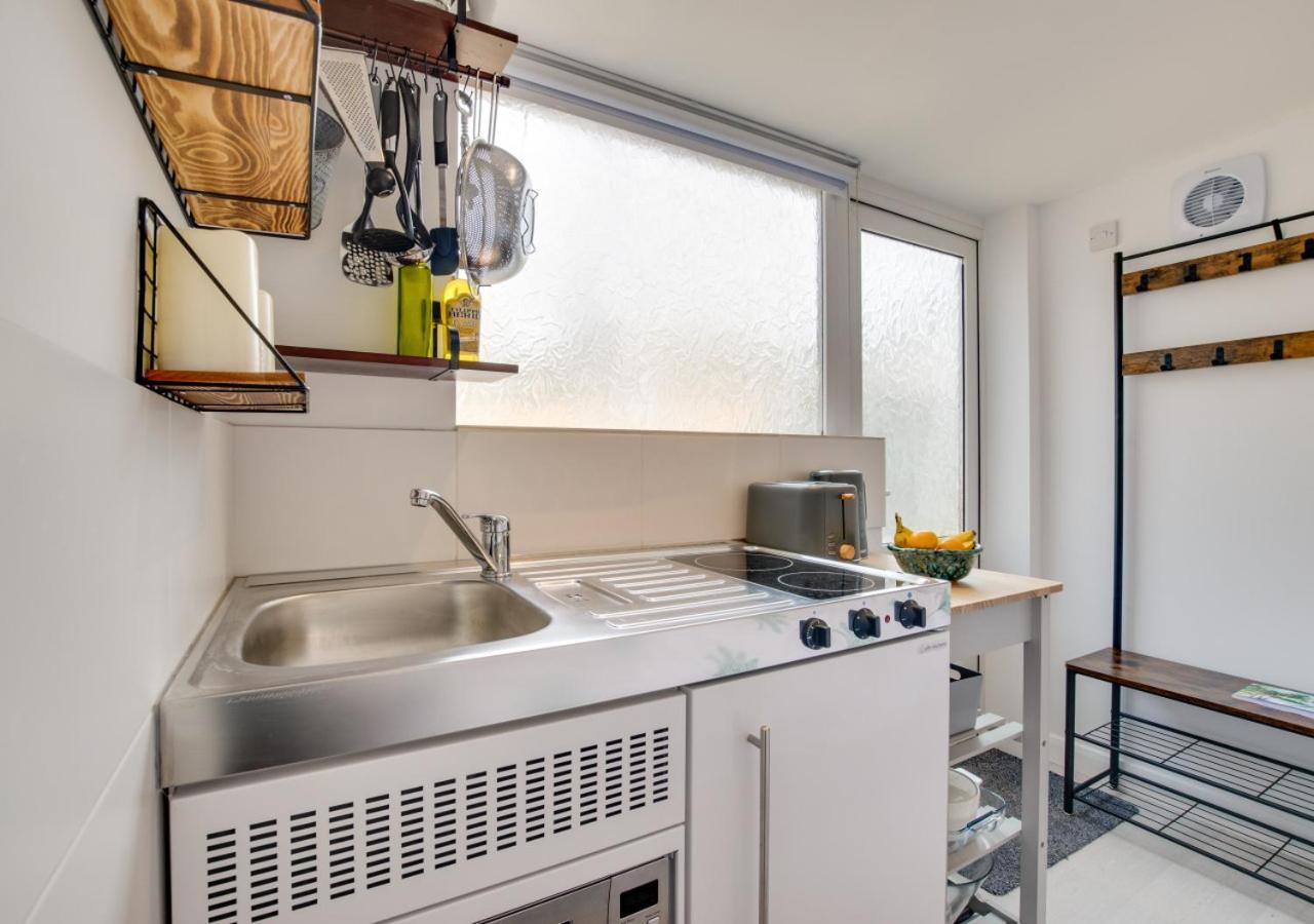 Idrella Studio Saltdean Екстериор снимка